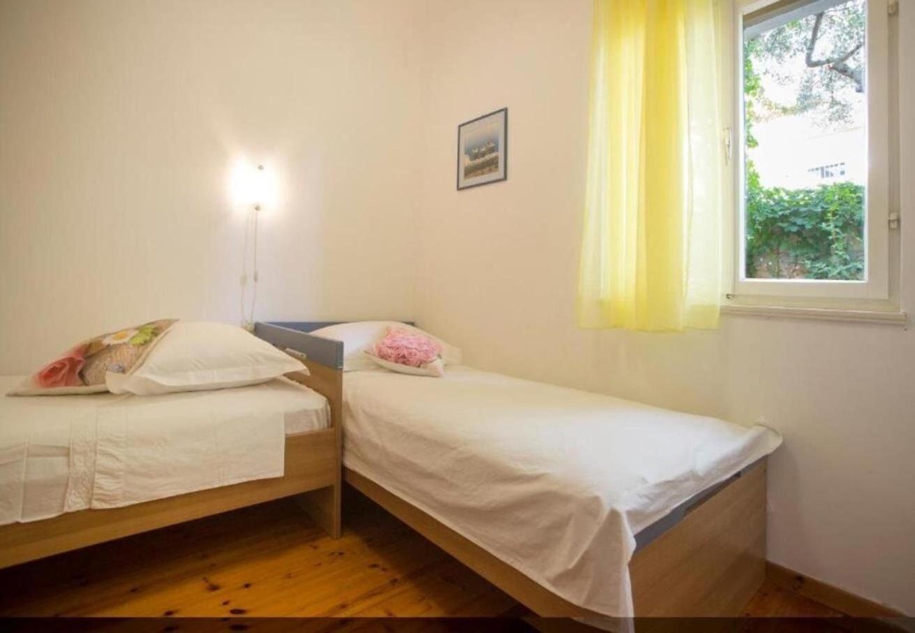 Apartments Damir - 80 M From Beach 포스티라 외부 사진